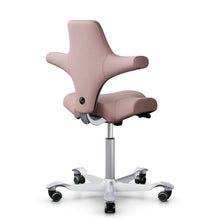 Afbeelding in Gallery-weergave laden, HÅG Capisco 8106 -  SC65117 Blush / Zilver / 200 mm / Universele wielen
