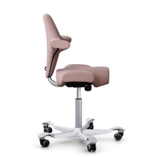Afbeelding in Gallery-weergave laden, HÅG Capisco 8106 -  SC65117 Blush / Zilver / 200 mm / Universele wielen
